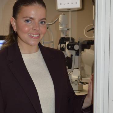 Lois Bryan BSc (Hons) MCOptom